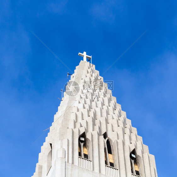 前往冰岛旅行雷克雅未市Hallgrimmskirkja教堂顶图片