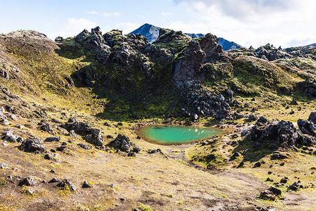前往冰岛高地区Fjellabak自然保护区Landmannalaugar地区的绿湖图片