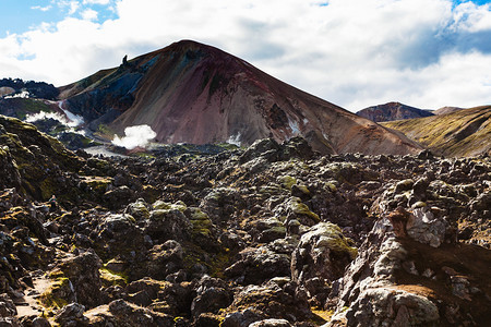 前往冰岛九月从冰岛高地地区Fjallabak自然保护区Landmannalaugar地区的Laugahraun火山熔岩场俯瞰布伦图片