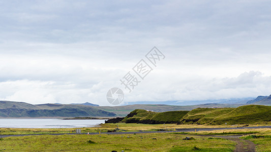 前往冰岛大西洋南海岸的Thjodvegur公路靠近KatlaGearparkKatla的VikIMyrdal村塞普坦贝尔图片