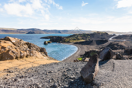 前往冰岛南半Kleifarvatn湖雷克雅内斯卡吉雷克雅内斯半岛的黑色火山海岸线图片