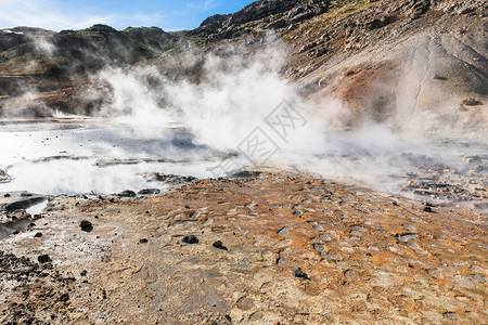 前往冰岛南半雷克雅内斯卡吉雷克雅内斯半岛塞普滕贝的Krysuvik地热凝胶器图片