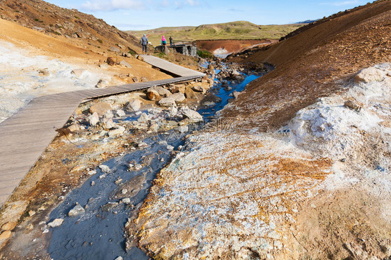 前往冰岛南半雷克雅内斯卡吉雷克雅内斯半岛南端Krysuvik地热水流附近通道图片