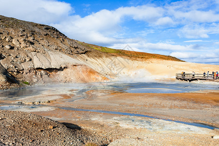 前往冰岛塞普滕贝尔南半岛雷克贾内斯卡吉雷克雅内斯半岛地热Krysuvik地区的观察甲板和泥坑图片
