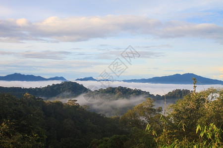 泰国海这个地方位于泰国KaengKrachan公园背景