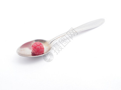白背景上的raspberry和勺子背景图片