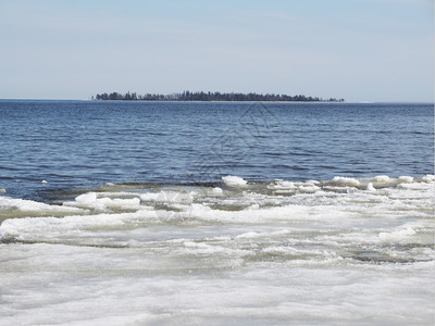 湖边冰图片