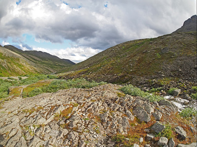 堀北真希写真照希比尼山脉背景