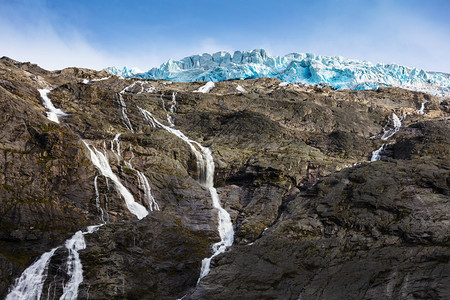 Briksdal冰川瀑布挪威奥尔登图片