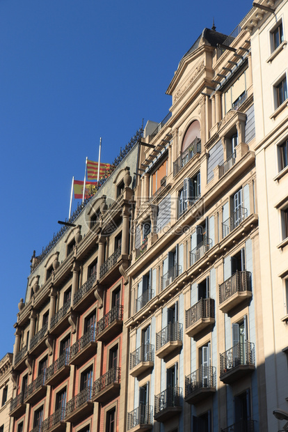 巴塞罗那大道上的房屋