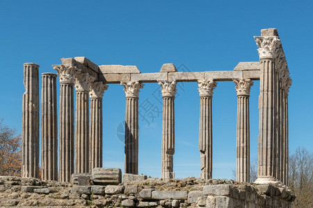 葡萄牙的罗马埃沃拉寺庙或戴安娜的建筑细节是教科文组织的世界遗产图片
