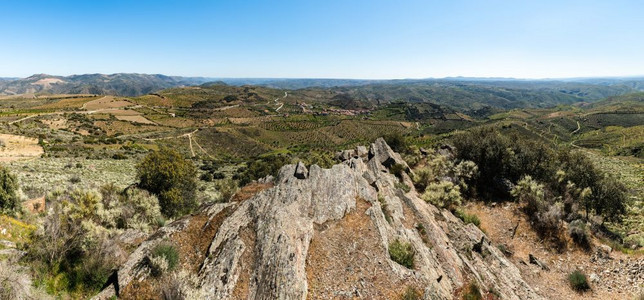 葡萄牙VilaNovadeFozCoa圣加布里埃尔对周围地貌的看法图片
