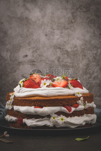 自制草莓奶油蛋糕图片