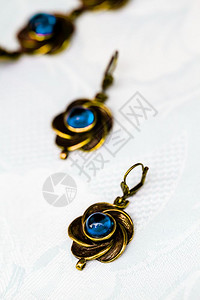 土耳其装饰风格的蓝宝石金属铜耳环图片