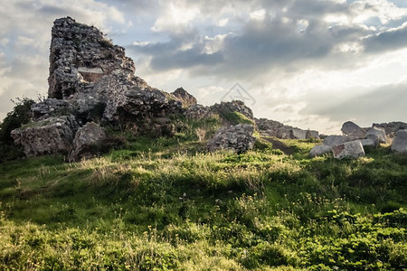 伊兹尼克旧堡垒墙的废墟图片