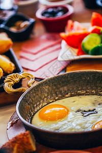 日边鸡蛋在煎饼店吃早餐图片