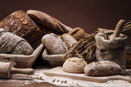面包机概念新鲜面包背景图片