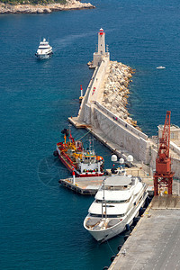游艇和船停在旧港口码头附近不错法国游艇和船停在旧港口码头附近图片