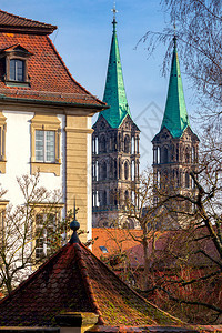 这座城市历史古迹的老房屋多彩外表班贝格巴伐利亚德国班伯格旧城街图片