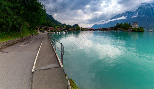 瑞士著名的Brienz湖上的瑞士Iseltwald村全景著名的Brienz湖上的瑞士Iseltwald村全景图片