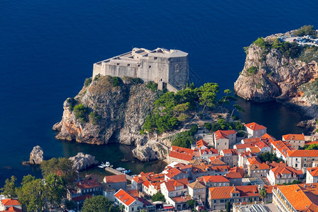 城市中世纪历史部分圣劳伦斯堡的空中景象一个晴朗的早晨Dubrovnik克罗地亚杜布夫尼克圣劳伦斯堡早上图片
