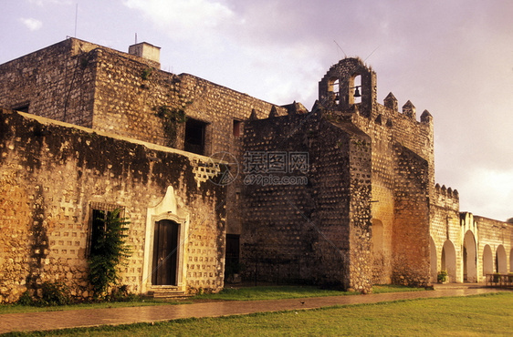 锡耶纳的圣贝尔修道院位于中美洲墨西哥金塔纳罗奥省尤卡坦的巴利亚多德古城墨西哥巴利亚多德209年1月图片