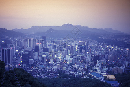 南韩国首尔市中心塔东亚西南韩国首尔206年5月图片