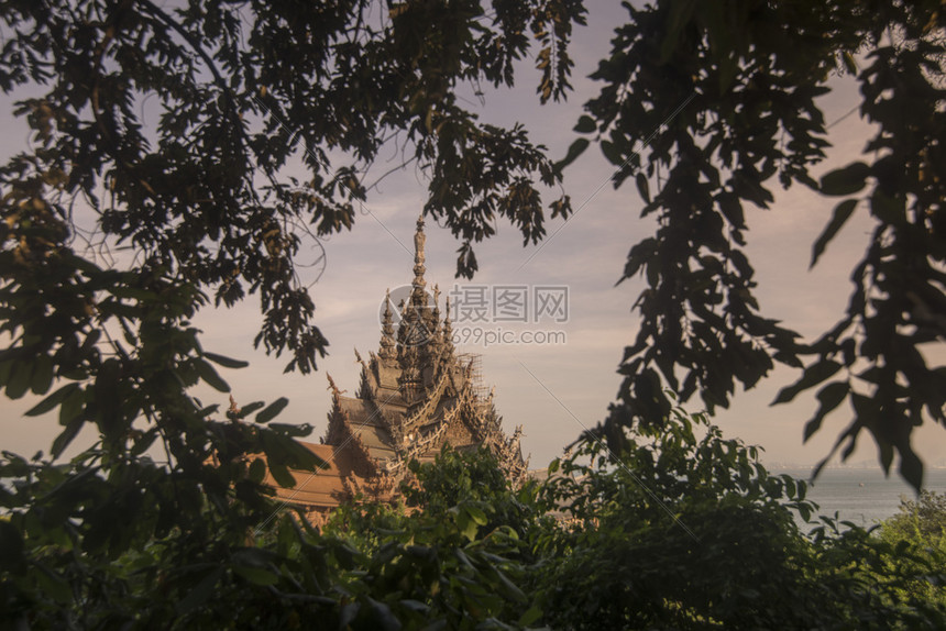 泰国清武里省芭堤雅市的真理之林圣殿泰国芭堤雅2018年11月泰国芭堤雅真理圣殿图片