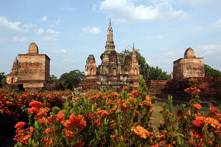 位于泰国素可泰省素可泰历史公园的摩诃寺泰国素可泰2012年10月亚洲泰国素可泰寺佛塔图片