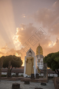 泰国北部菲察努洛克市的一座寺庙瓦夫拉寺遗址泰国Phitsanulok2018年11月泰国PHITSANULOKWATRATANA图片