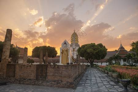 泰国北部菲察努洛克市的一座寺庙瓦夫拉寺遗址泰国Phitsanulok2018年11月泰国PHITSANULOKWATRATANA图片