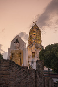 泰国北部菲察努洛克市的一座寺庙瓦夫拉寺遗址泰国Phitsanulok2018年11月泰国PHITSANULOKWATRATANA图片