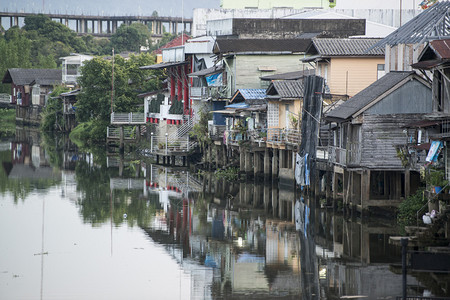 泰国北部昌塔布里市老城梅南昌塔布里河上昌塔布翁的海滨泰国Chanthaburi2018年11月泰国昌塔布里市海滨图片