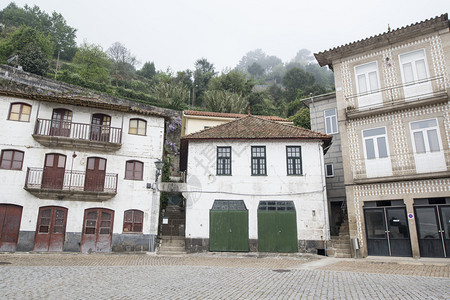 欧洲葡萄牙波尔图以东杜罗河的旧城镇EntreosRios葡萄牙Regua2019年4月和图片
