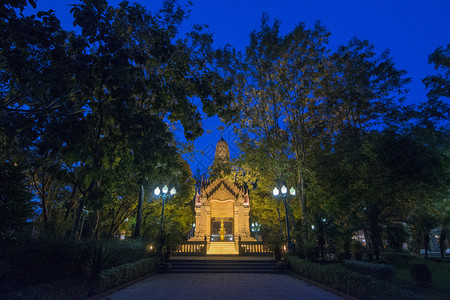 泰国北部甘榜府甘榜镇的市柱神龛泰国甘峰寺2019年11月泰国甘峰寺城柱神殿图片