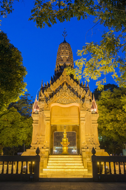 泰国北部甘榜府甘榜镇的市柱神龛泰国甘峰寺2019年11月泰国甘峰寺城柱神殿图片