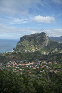 葡萄牙马德拉岛北面海岸的风景和Faial镇葡萄牙马德拉2018年4月图片