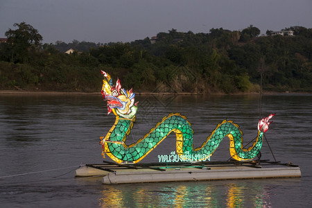 博罗转井镇泰国清井省川市湄公河上的长龙泰国2019年月清川背景