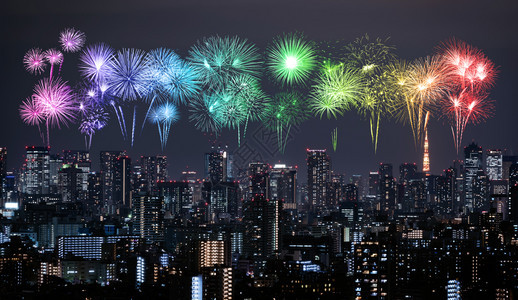 日本东京市风景的烟花节日图片