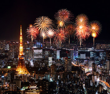 日本东京市风景的烟花节日图片