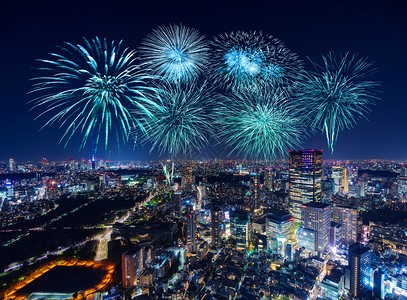 日本东京市风景的烟花节日图片