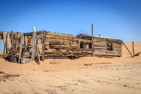 纳米比亚布沙漠的木屋图片