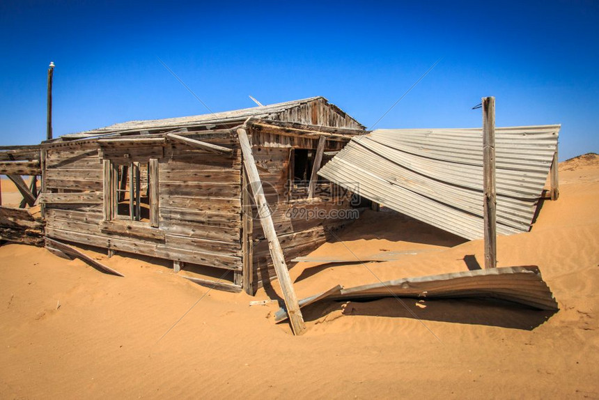 纳米比亚布沙漠的木屋图片