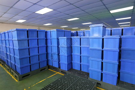 蓝色仓库背景