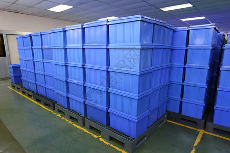 蓝色仓库背景