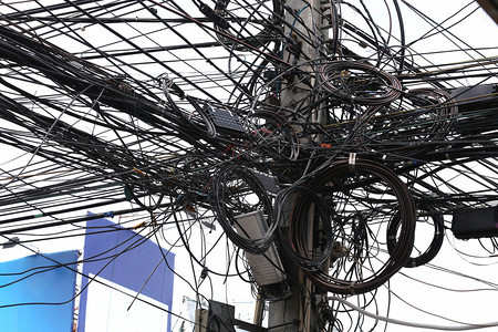 安装电缆系统的计划不周造成电缆站混乱背景图片
