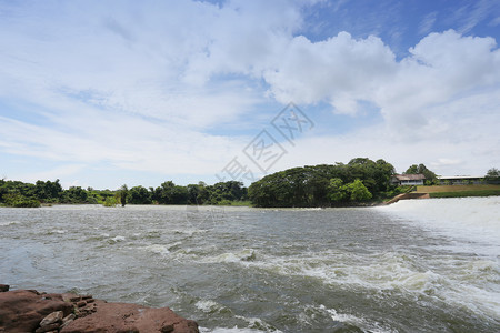 泰国孔开省南蓬区NongWai大坝白天缺溢水图片