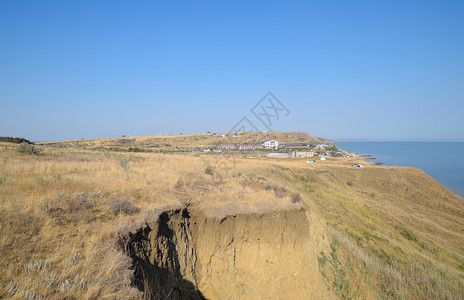 Azov海附近的山丘岸Clay岩石海岸的悬崖图片