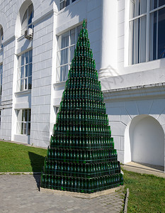 梅瓶香槟圣诞树瓶子的创意来自瓶子空香槟的圣诞树空香槟瓶子的创意背景