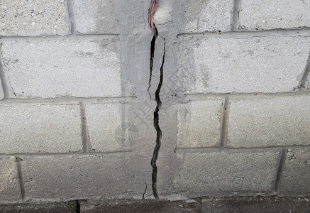 砖裂缝图片